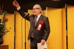 埼玉県トラック協会・永井保之副会長の音頭で乾杯