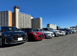 ”輸入車のジップ”ならではのバラエティに富んだ出品車