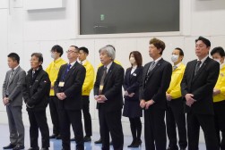 ＪＵ福岡執行部が壇上に並んだ