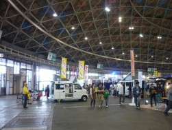 多数の来場で賑わう会場