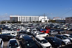 歴代４位の１３８１台が出品