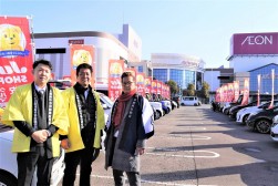 親会と青年部会が協力しフェアを盛り上げた（写真左から吉田実行委員長、田中会長・理事長、西村青年部会長）