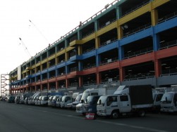 バン・トラックも横浜港の立地ゆえに人気が高い