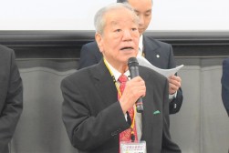 来賓を代表してあいさつを行うJU中販連・松本副会長