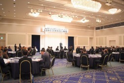 来賓、関係者など約６０人が出席