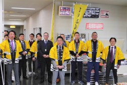 白川青年部会長（写真中央）を中心にメンバーが一丸に