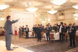 JU中部青年部代表幹事・貫名博信氏による乾杯の発声