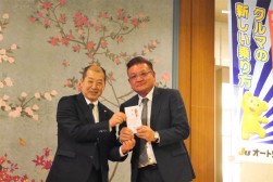 優秀会員を表彰した