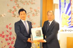 決起大会では抽選会も実施