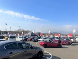 ディーラー14社が参加した大展示会