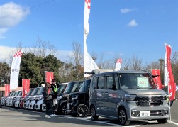 各社のブースには良質車が多数並んだ