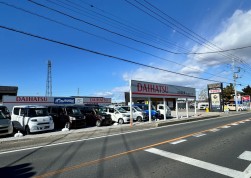 吉田自動車店舗外観
