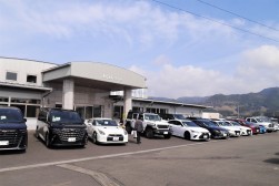 会場前には良質車が多数並んだ