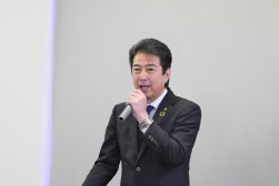室田流通委員長が心からの感謝の言葉を述べた