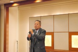 前夜祭の冒頭、上田理事長があいさつを述べた