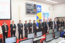 登壇するJU石川理事一同