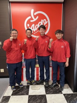 左より、児山さん、 矢野店長、加藤副店長、田部さん