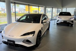 最新車両を展示