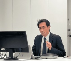 講師はアップル本部の半田氏