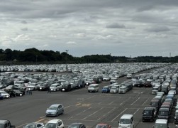 3月には出品台数2万台超えも