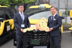 加藤会長・理事長（左）と大和社長（右）
