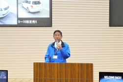 小東会場長が会員への感謝の言葉を述べた