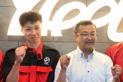 鈴木さん（左）と池田 店長 （右 ）