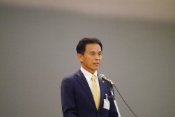 満田副会長が開会の辞を述べた