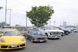 高年式・高額車のほか希少なノスタルジックカーの出品も