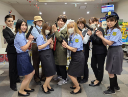 女性スタッフが役になりきり開催を盛り上げた
