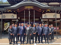 通常総会当日には役員全員で鹿島神社を参拝