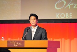 田畑会長が全社員や取引先企業関係者への心からの感謝のメッセージを述べた