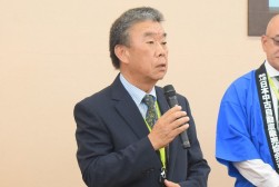 来賓を代表してあいさつを行うJU中部・萩原流通委員長
