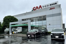 会場前に良質車が並ぶ