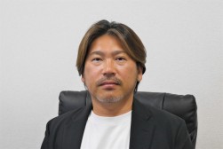 矢白木崇行社長