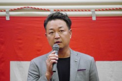 森本顧問が各県ＪＵ青年部会長を紹介した