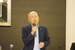 稗田金融委員長があいさつ