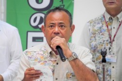 喜納流通委員長があいさつ