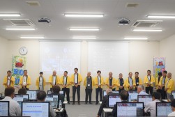 登壇するJU福井理事一同