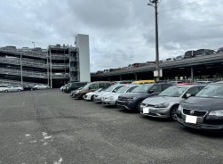 多数の出品車が並ぶホンダAA東京会場
