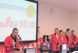 福島部会長があいさつを述べた
