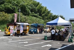 キッチンカー４台が来場