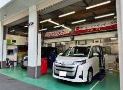 サービス工場も備える