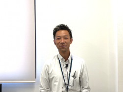 白倉店長