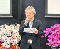 一之瀬流通委員長が当日のセリおよびイベントを紹介