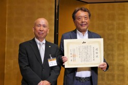 上位取扱店を表彰（宮口自動車）