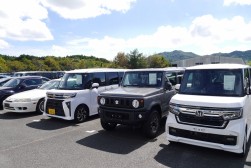 出品ヤードには良質車が多数並んだ