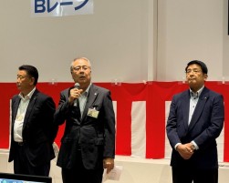 伊藤理事長があいさつ