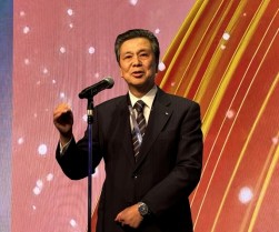 藤崎会長が第二部の冒頭であいさつ