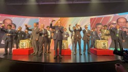 鏡割りに錚々たる面々が登壇